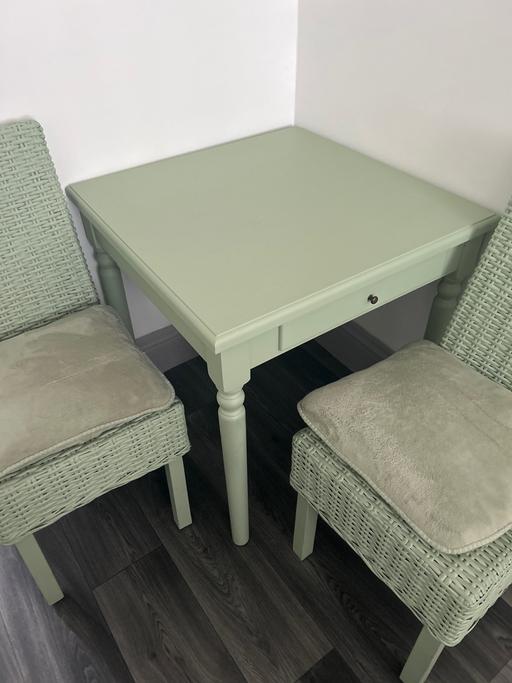 Buy & Sell South Yorkshire Barnsley - Photos for Dunelm table and 2 chairs ex condition