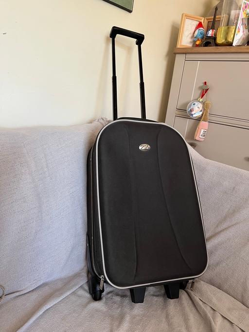Buy & Sell Tyne and Wear Sunderland - Photos for Small 2 Wheel Pull Along Case