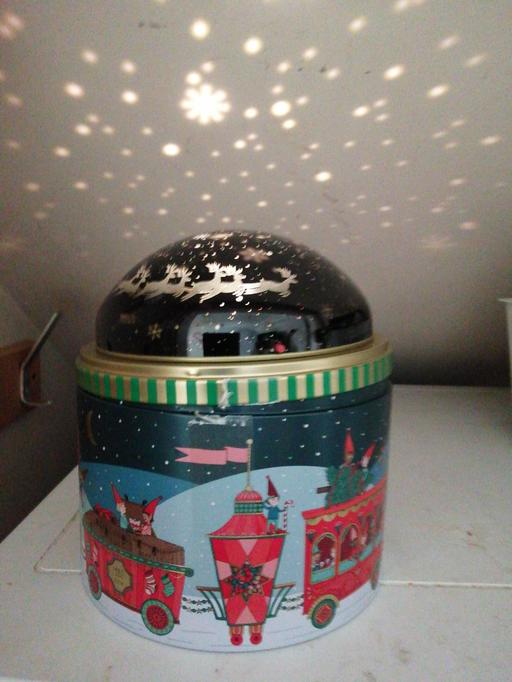 Buy & Sell Wednesfield Wolverhampton - Photos for Xmas biscuit tin musical rotating light
