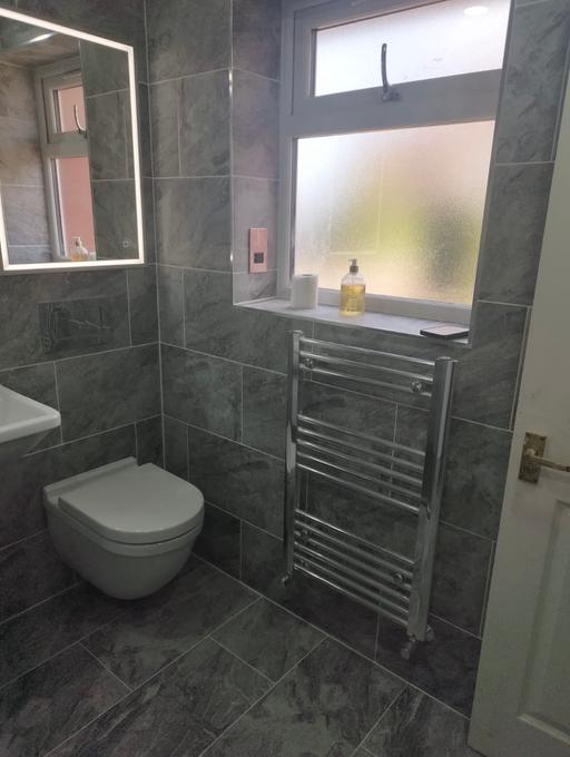 Buy & Sell West Midlands Sandwell - Photos for Bathroom Suites