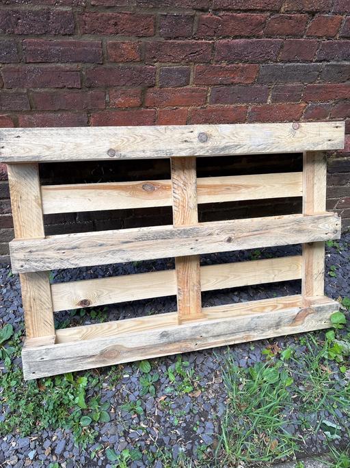 Buy & Sell Bedfordshire Central Bedfordshire - Photos for Wooden pallet