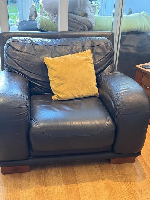 Buy & Sell Morden Park South West London - Photos for 3 seater sofa, 2 chairs and large foot stool