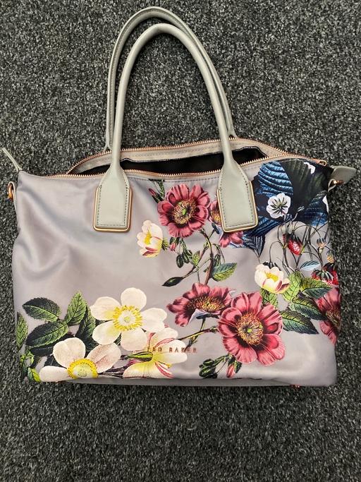 Buy & Sell Wiltshire Swindon - Photos for Ted baker small handbag