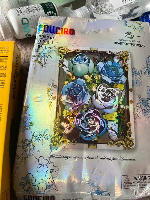Buy & Sell West Midlands Wolverhampton - Photos for New Lego flowers a few