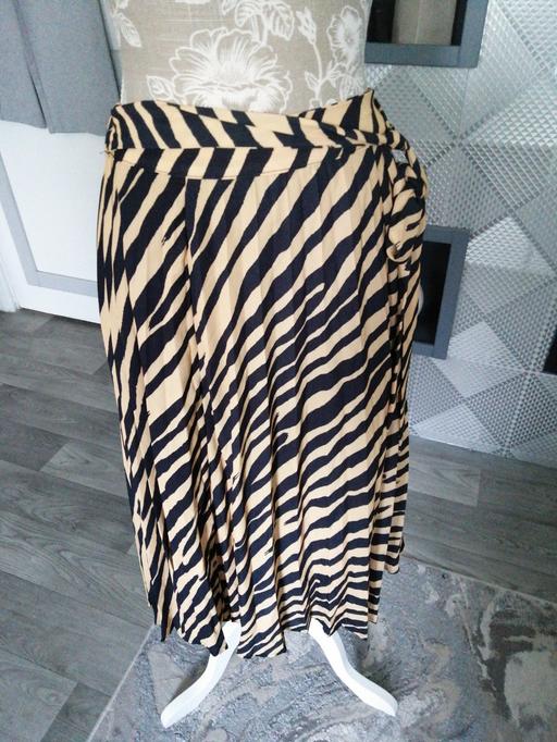Buy & Sell Wednesfield Wolverhampton - Photos for ladies skirt size *8*