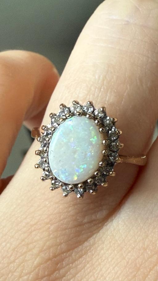 Buy & Sell Harrow on the Hill North West London - Photos for 9ct Yellow Gold Opal & Diamond Cluster Ring