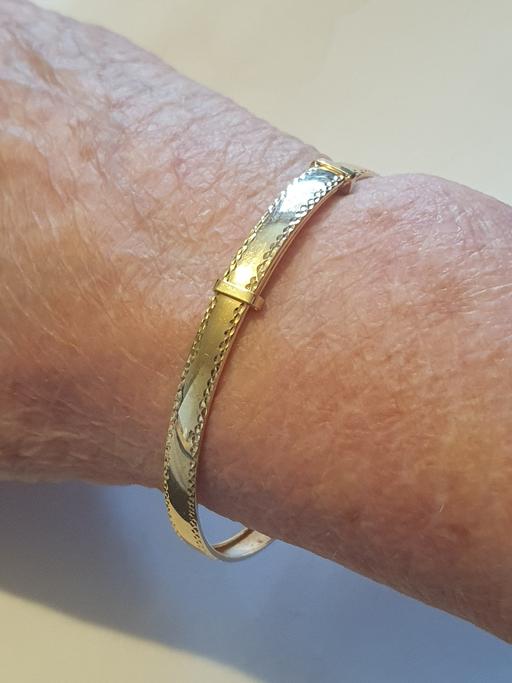 Buy & Sell Horwich Bolton - Photos for 9ct Ladies Small Bangle
