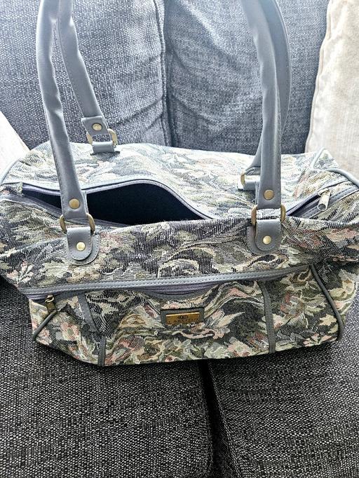 Buy & Sell South Yorkshire Doncaster - Photos for Travel bag..generous size