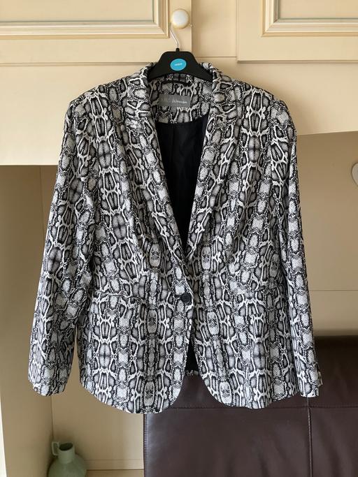 Buy & Sell Tipton Sandwell - Photos for Beautiful Jacket