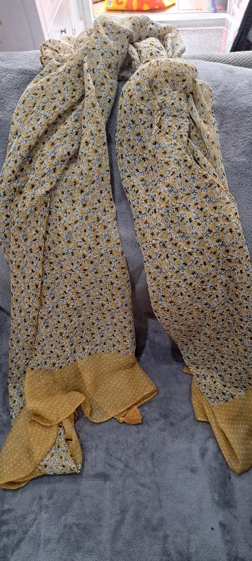 Buy & Sell Four Oaks Birmingham - Photos for Fatface scarf