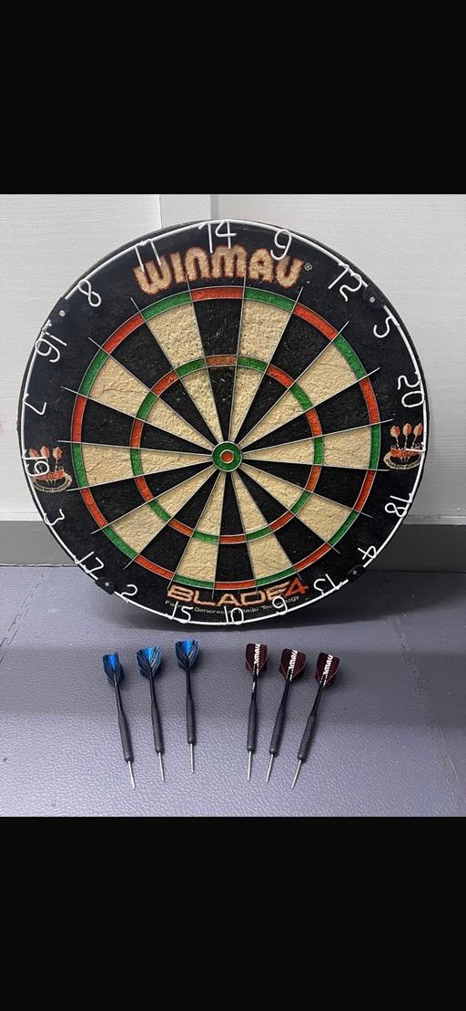 Buy & Sell West Midlands Birmingham - Photos for Dart board and x2 sets darts