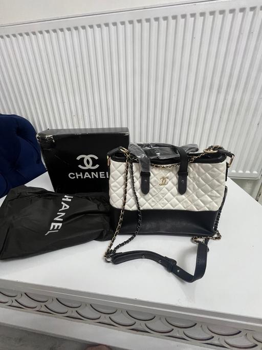 Buy & Sell Belmont Sutton - Photos for Woman bag