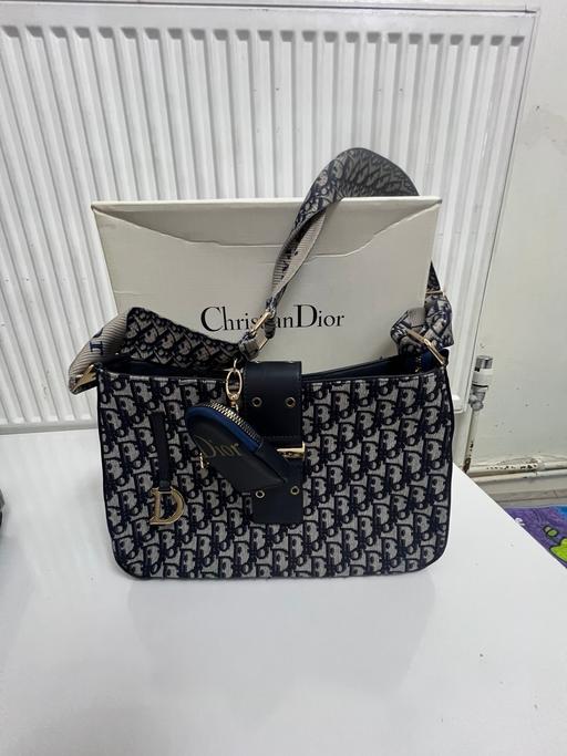 Buy & Sell Belmont Sutton - Photos for Woman bag