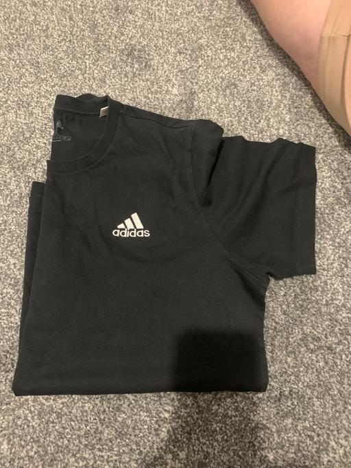Buy & Sell Wednesbury Sandwell - Photos for Large adidas T-shirt