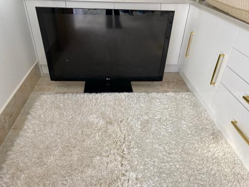 Buy & Sell West Yorkshire Leeds - Photos for 42 inch LG 