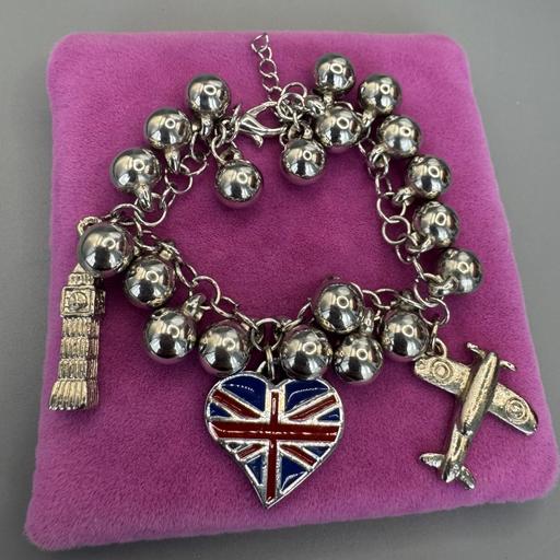 Buy & Sell Tyseley Birmingham - Photos for Novelty Charm Bracelet