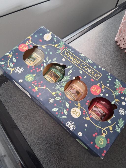Buy & Sell Chase Terrace Lichfield - Photos for Christmas Yankee candle set