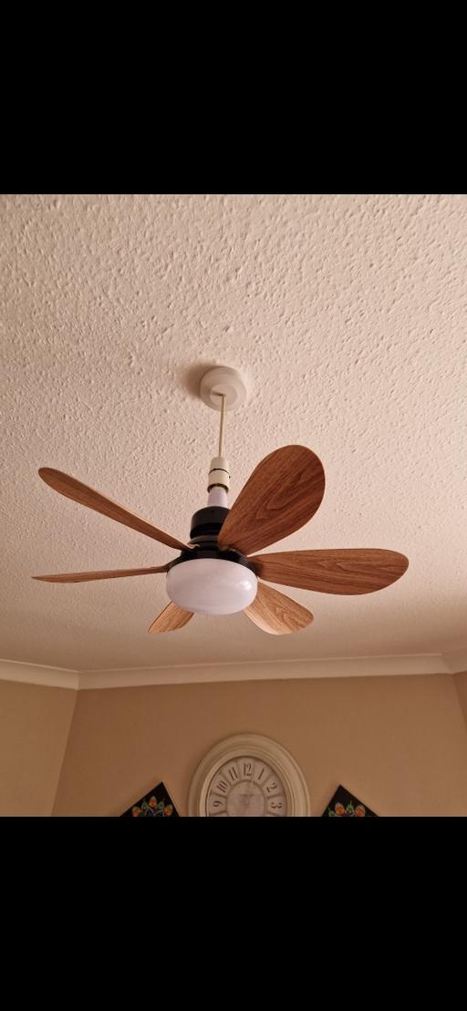 Buy & Sell Leicestershire Leicester - Photos for ceiling fan light bayonet or screw in