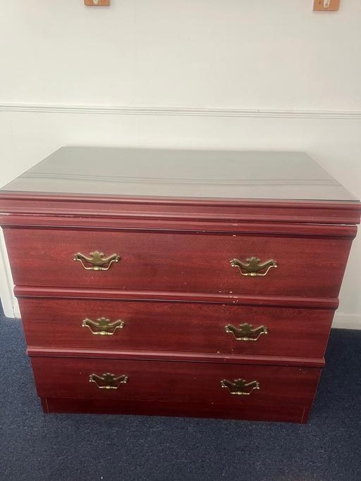 Buy & Sell Kent Canterbury - Photos for Chest of drawers and bedside table