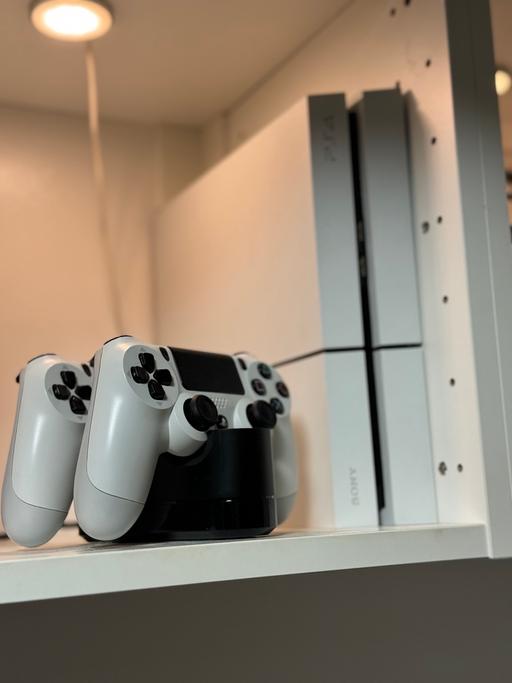 Buy & Sell East London Cubitt Town - East London - Photos for PS4