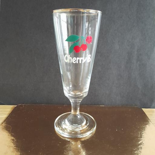 Buy & Sell Preston South Ribble - Photos for VINTAGE CHERRY B GLASS🍒