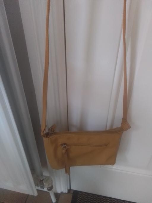 Buy & Sell Sutton Coldfield Birmingham - Photos for MUSTARD COLOURED SHOULDER BAG
