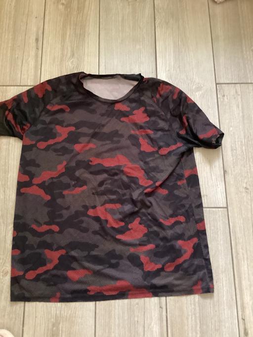 Buy & Sell Southdene Knowsley - Photos for Men’s 2XL t shirt