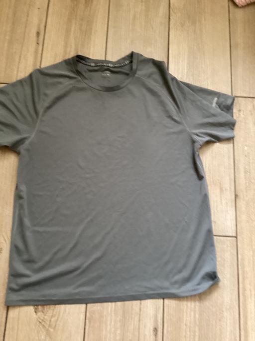 Buy & Sell Southdene Knowsley - Photos for Men’s gym type top size XL grey