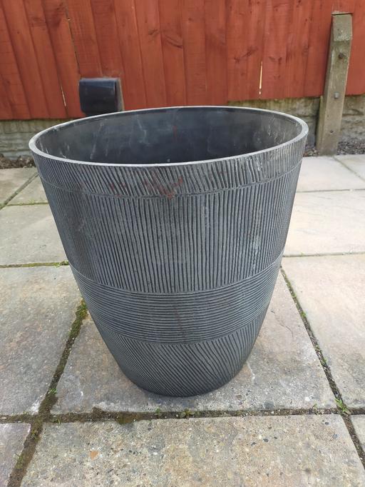 Buy & Sell West Midlands Birmingham - Photos for Large garden plant pot