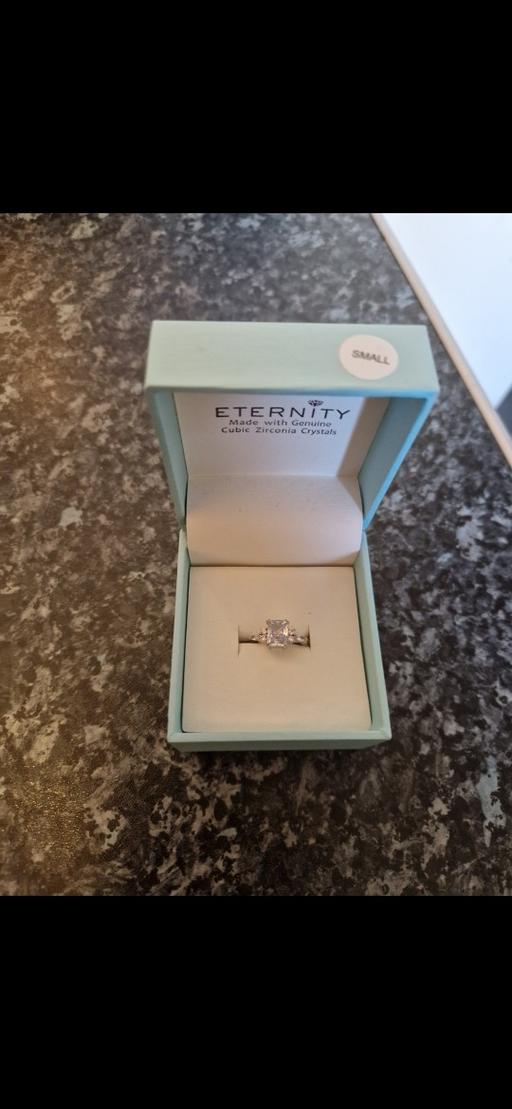 Buy & Sell Leicestershire Leicester - Photos for brand new ring with genuine cubic zirconi cry