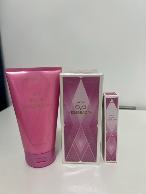 Buy & Sell Hertfordshire Welwyn Hatfield - Photos for Avon Eve Embrace Perfume set
