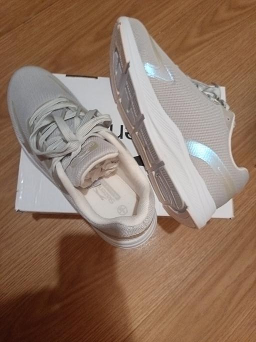 Buy & Sell Nunhead South East London - Photos for slazenger size 5 trainers new