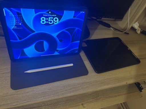 Buy & Sell West Midlands Dudley - Photos for Ipad Air M1 2022 5th gen cellular and wifi
