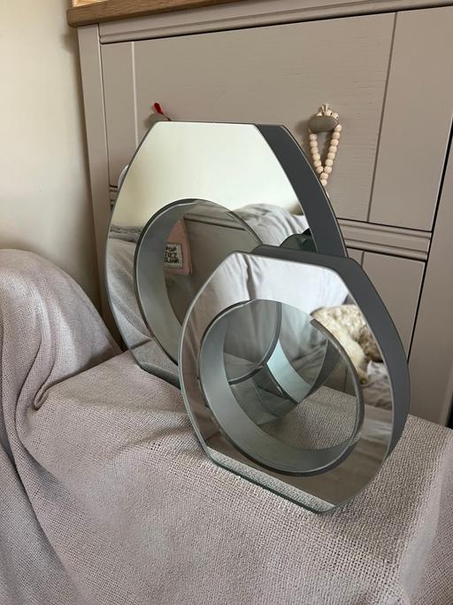 Buy & Sell Tyne and Wear Sunderland - Photos for Pretty Mirror Ornament /Vases