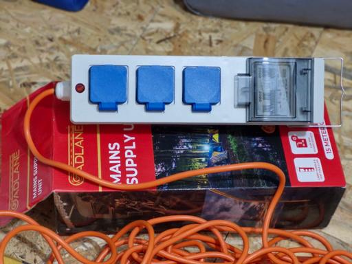 Buy & Sell West Hanney Vale of White Horse - Photos for 3 Socket Mains Supply Unit 15m cable