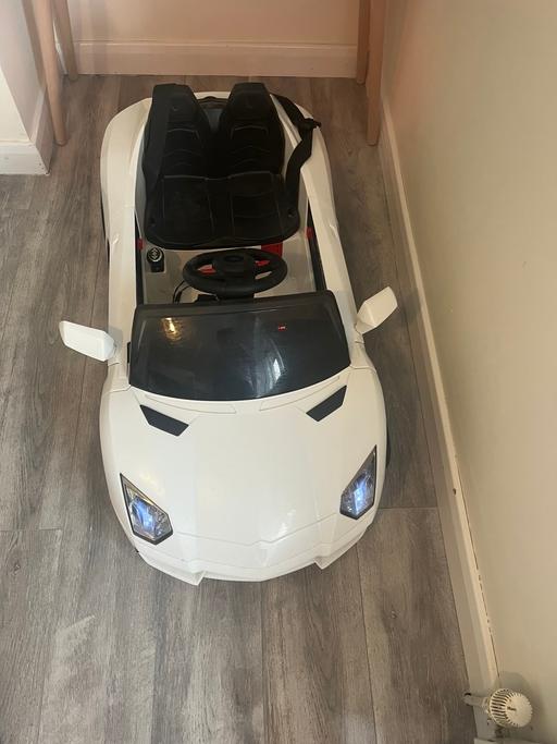 Buy & Sell West Thurrock Thurrock - Essex - Photos for White Lamborghini toy car