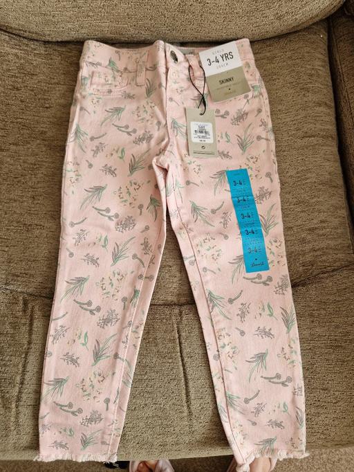 Buy & Sell Kent Thanet - Photos for bn floral jeans age 3-4yrs