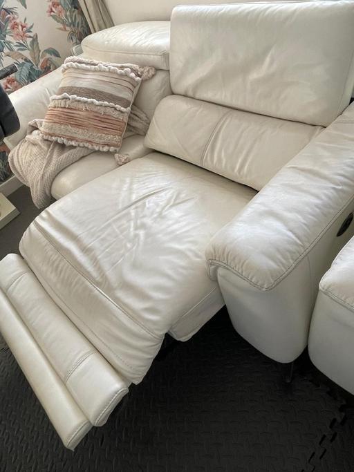 Buy & Sell East London Poplar - East London - Photos for White Leather Reclining Sofas