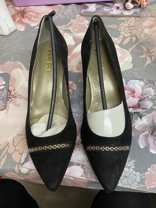 Buy & Sell Hertfordshire Stevenage - Photos for Ladies Van Dal Suede Heels 5.5