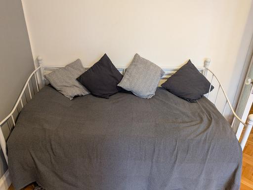 Buy & Sell Derbyshire Derby - Photos for Day Bed with trundle mattresses included