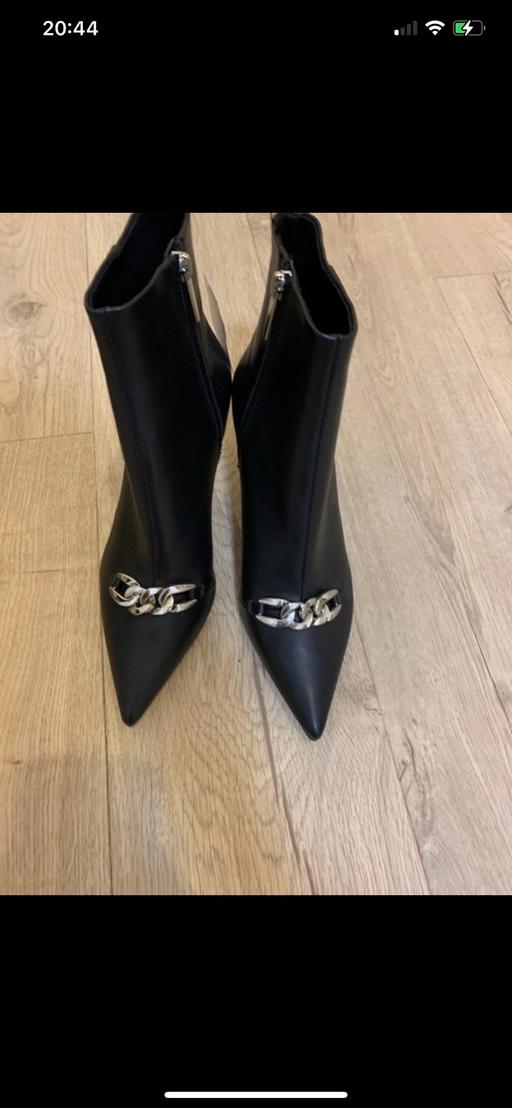 Buy & Sell East London Whitechapel - East London - Photos for Black leather ankle boots. Size 6.5/40. BNWT