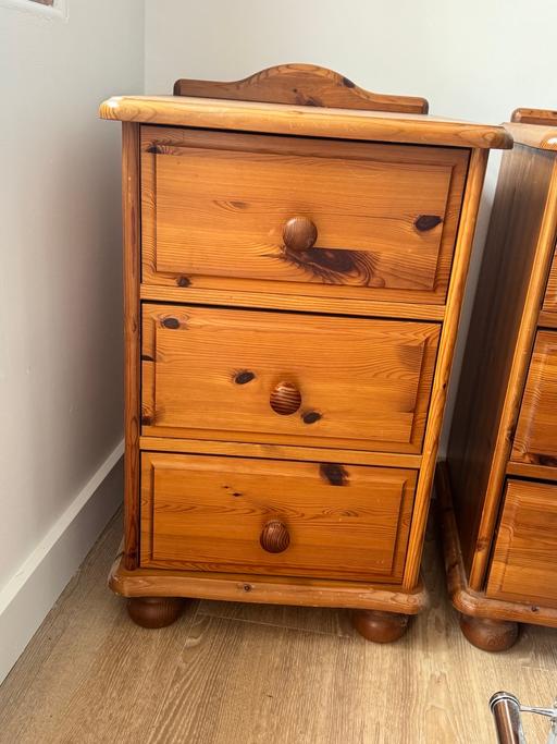 Buy & Sell Abridge Epping Forest - Photos for 2 oak cabinets