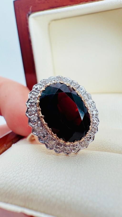 Buy & Sell Harrow on the Hill North West London - Photos for Large 9ct Gold Garnet & Diamond Ring