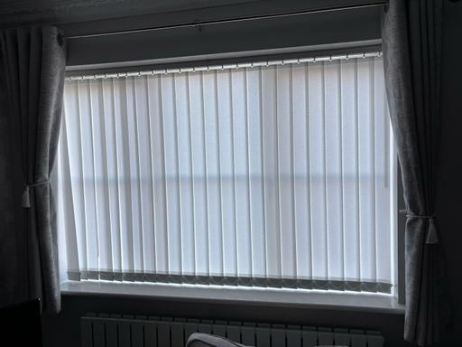Buy & Sell Ettingshall Park Wolverhampton - Photos for VERTICAL BLIND