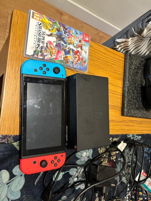 Buy & Sell Kent Canterbury - Photos for Nintendo switch w/ two games
