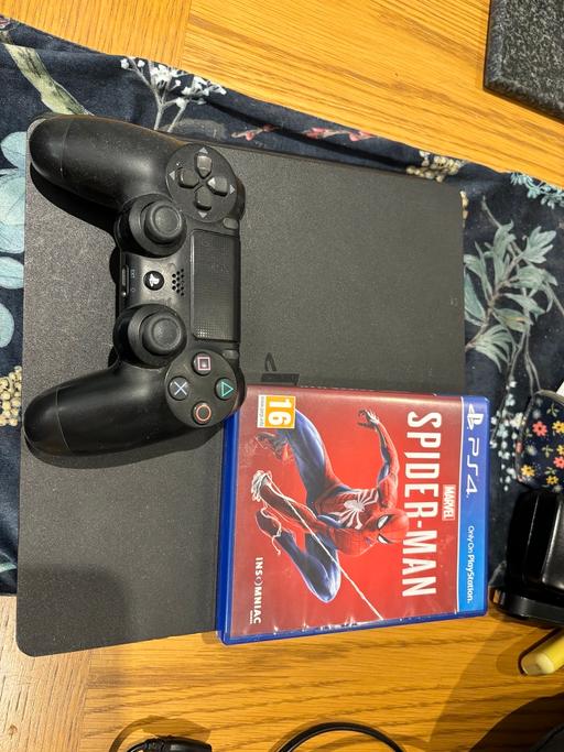 Buy & Sell Kent Canterbury - Photos for PS4 console W/ Spider-Man