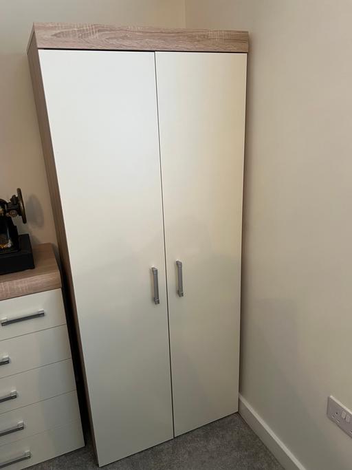 Buy & Sell Fitzwilliam Wakefield - Photos for Wardrobe