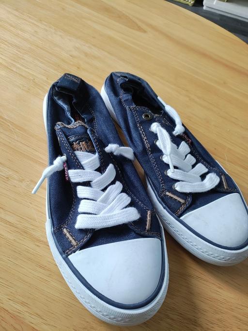 Buy & Sell Longley Sheffield - Photos for New ladies Levis flats