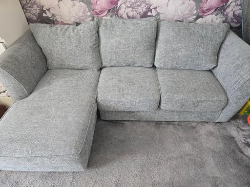 Buy & Sell West Midlands Sandwell - Photos for Right handed Sofa with chaise