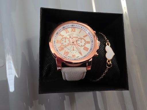 Buy & Sell Blackpool Town Centre Blackpool - Photos for Ladies watch & bracelet set NEW